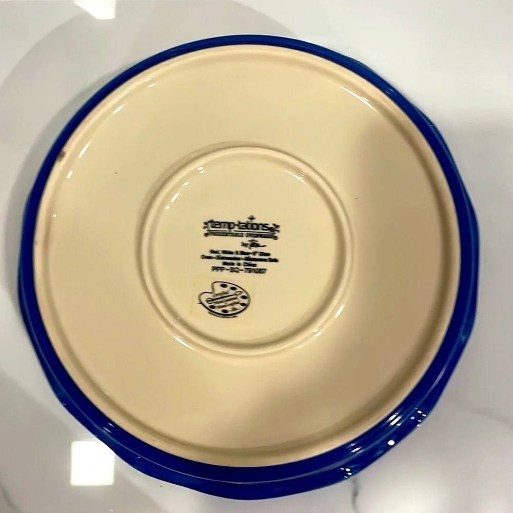 Temptations by Tara Red White and Blue 9'' Fluted Round Baking Pie Quiche Dish